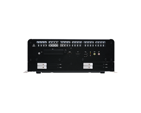 RC300L-CS - Bezwentylatorowy komputer kolejowy EN50155